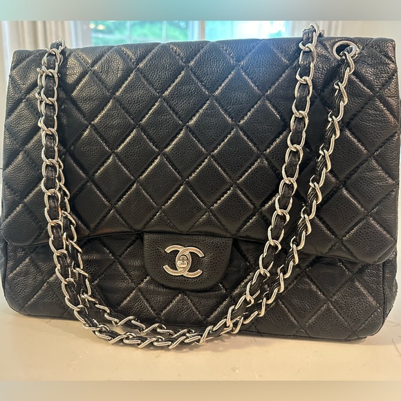 CHANEL Maxi Caviar Single Flap - Picture 1 of 15